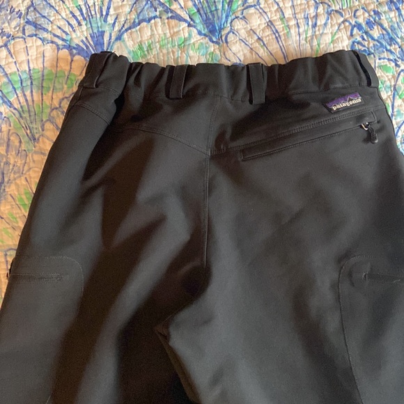 Patagonia, snow pants - Picture 9 of 11